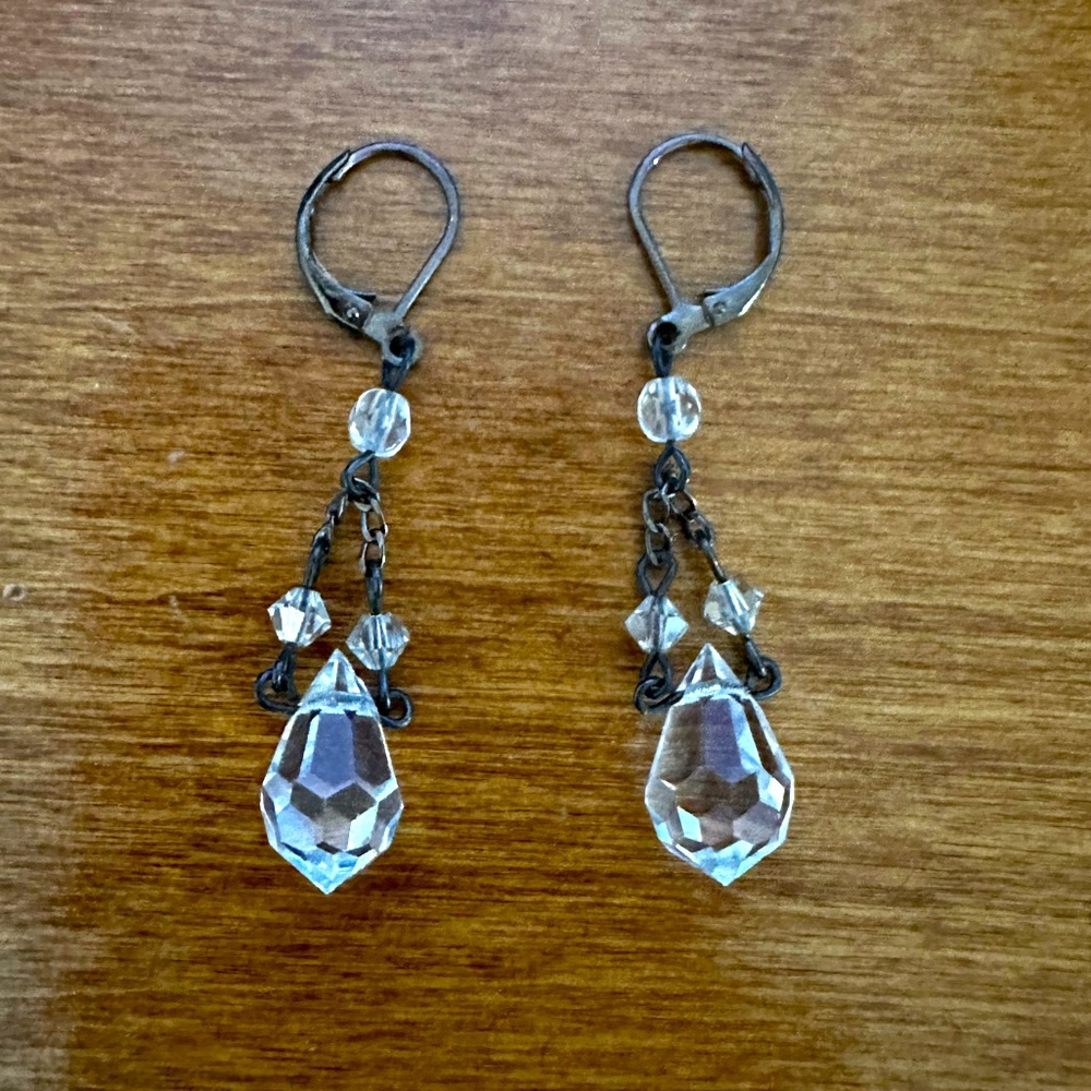 Vintage chandelier crystal earrings. Clear crystal approx. 2”